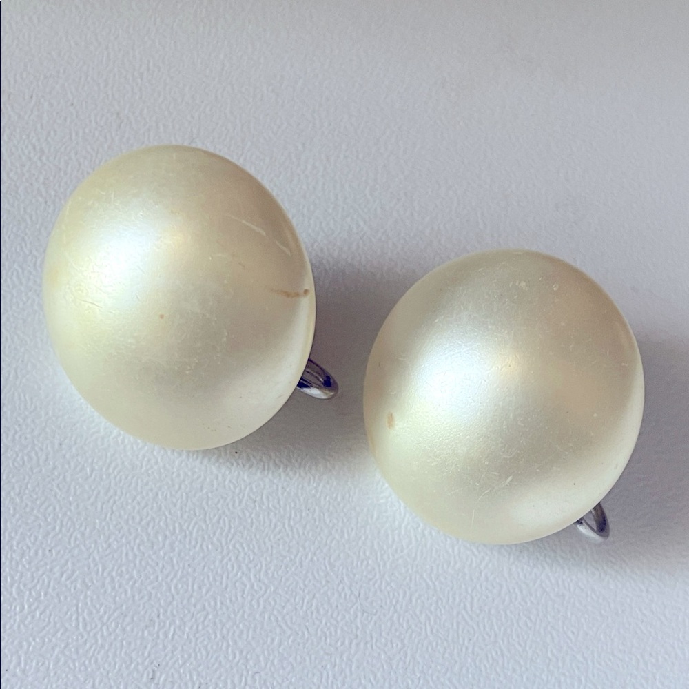 Vintage Richelieu Clip on earrings